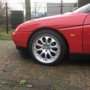 Een probeersel van een licht doorgeslagen spiderman. Onderdelen van een espace op een spider... losgeslagen uit onrijdbaar weerfrustratie... een spoilerlip die ook kan functioneren als sneeuwschuif. Sjonnie in de bocht ⯑⯑⯑